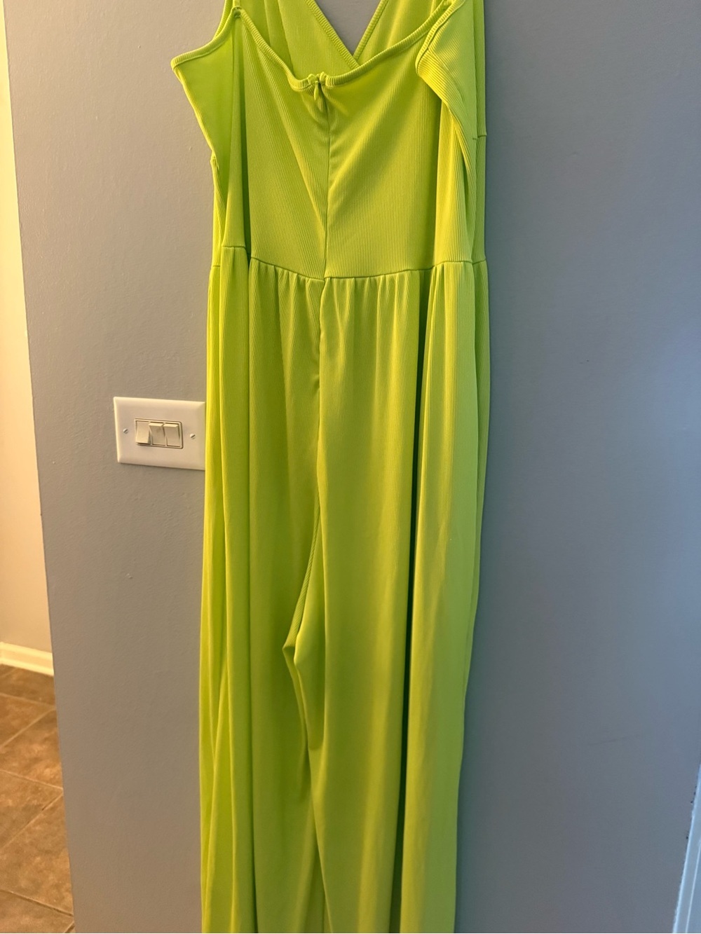 Sleeveless V-Neck Wide-Leg Jumpsuit in Lime Green - Picture 5 of 6
